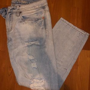 COPY - ⚡️SALE⚡️ AEO Distressed Jeans